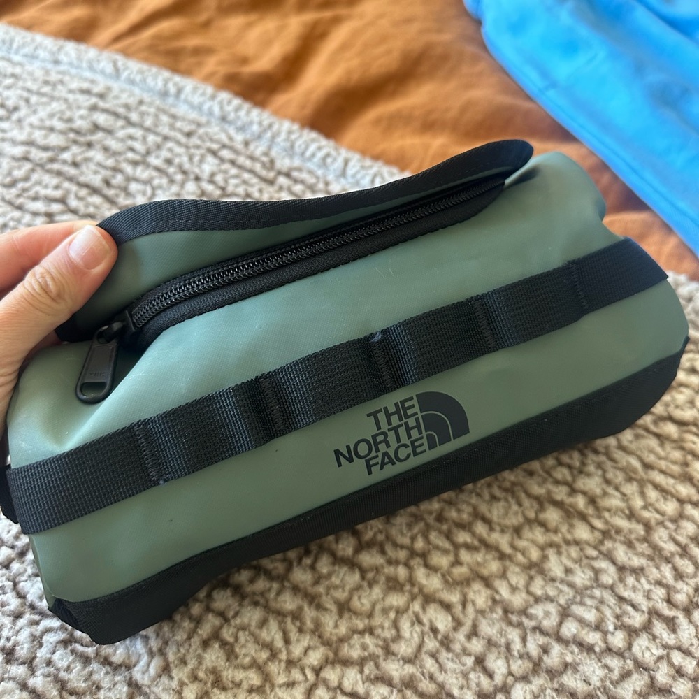 Northface toiletry bag
